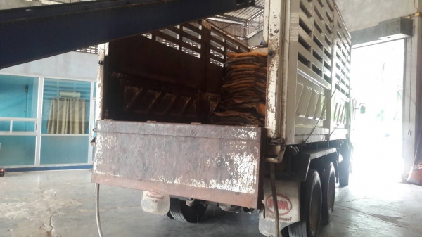 รถฮีโน่ 10 ล้อดั้ม FM1J 260 แรงม้า. ปี 54. สนใจติดต่อ 081 - 6079515 รถฮีโน่ 10 ล้อดั้ม FM1J 260 แรงม้า. ปี 54. สนใจติดต่อ 081 - 6079515