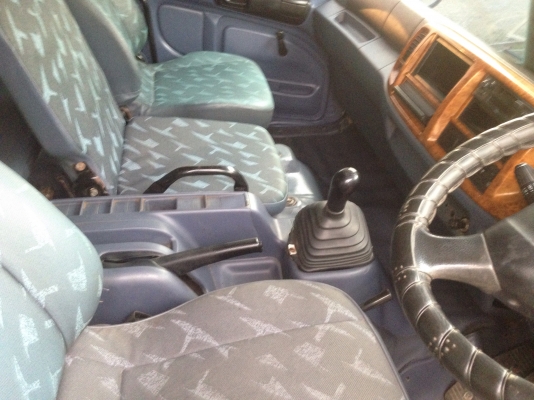 ขาย Hino  Mega. 320 .  ปี49ครับหัวเดิมสีไม่ได้เก็บ  ยาง80\%พร้อมใช้งานราคาต่อลองที่รถครับ