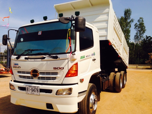 ขาย Hino  Mega. 320 .  ปี49ครับหัวเดิมสีไม่ได้เก็บ  ยาง80\%พร้อมใช้งานราคาต่อลองที่รถครับ