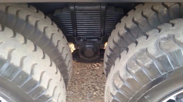 ขาย Hino  Mega. 320 .  ปี49ครับหัวเดิมสีไม่ได้เก็บ  ยาง80\%พร้อมใช้งานราคาต่อลองที่รถครับ