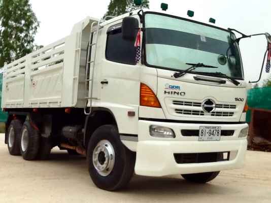ขาย Hino  Mega. 320 .  ปี49ครับหัวเดิมสีไม่ได้เก็บ  ยาง80\%พร้อมใช้งานราคาต่อลองที่รถครับ