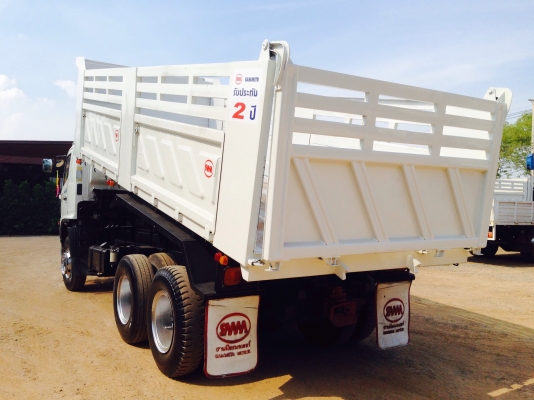 ขาย Hino  Mega. 320 .  ปี49ครับหัวเดิมสีไม่ได้เก็บ  ยาง80\%พร้อมใช้งานราคาต่อลองที่รถครับ