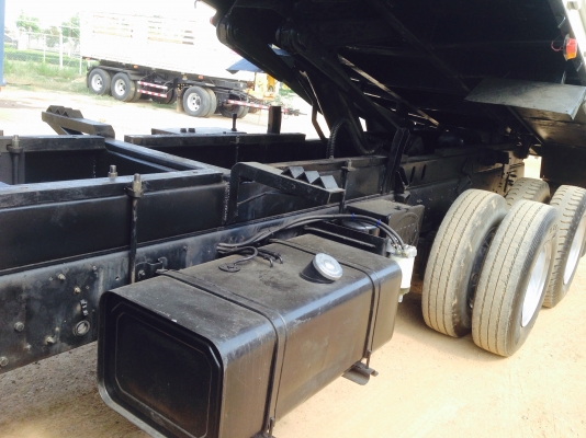 ขาย Hino  Mega. 320 .  ปี49ครับหัวเดิมสีไม่ได้เก็บ  ยาง80\%พร้อมใช้งานราคาต่อลองที่รถครับ