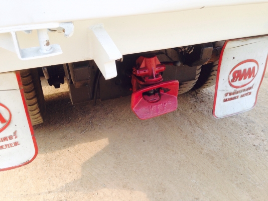 ขาย Hino  Mega. 320 .  ปี49ครับหัวเดิมสีไม่ได้เก็บ  ยาง80\%พร้อมใช้งานราคาต่อลองที่รถครับ