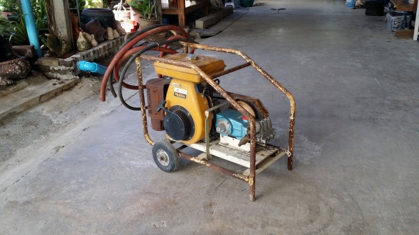 ปั๊มฉีดน้ำแรงดันเก่าญี่ปุ่น ROBIN รุ่น EY40  ขนาด  8 แรง สภาพดี เครื่องพร้อมใช้งาน