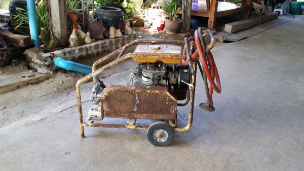 ปั๊มฉีดน้ำแรงดันเก่าญี่ปุ่น ROBIN รุ่น EY40  ขนาด  8 แรง สภาพดี เครื่องพร้อมใช้งาน