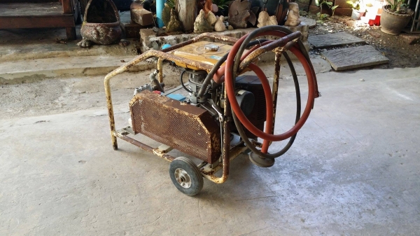 ปั๊มฉีดน้ำแรงดันเก่าญี่ปุ่น ROBIN รุ่น EY40  ขนาด  8 แรง สภาพดี เครื่องพร้อมใช้งาน