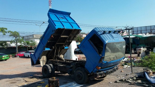 ขายดั้ม  อีซูสุ NPR  115  แรง 280000 บาท เอกสารพร้อมโอน