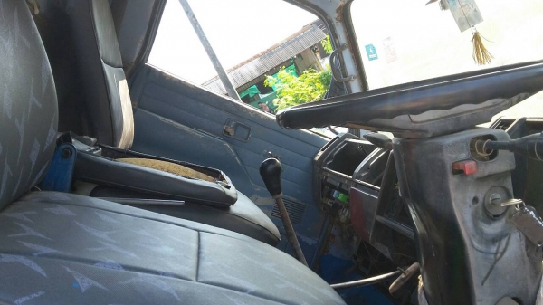 ขายดั้ม  อีซูสุ NPR  115  แรง 280000 บาท เอกสารพร้อมโอน