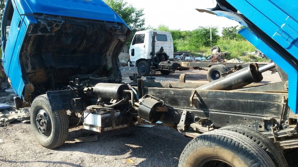 ขายดั้ม  อีซูสุ NPR  115  แรง 280000 บาท เอกสารพร้อมโอน