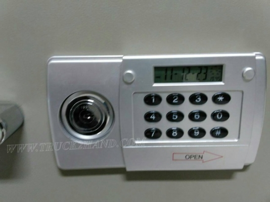 ตู้เซฟ..ยี่ห้อเอเป็ก "APEX" กว้าง 45 ซม. ลึก 52 ซม. สูง 56 ซม. ทนไฟครับ ตู้เซฟ..ยี่ห้อเอเป็ก "APEX" กว้าง 45 ซม. ลึก 52 ซม. สูง 56 ซม. ทนไฟครับ