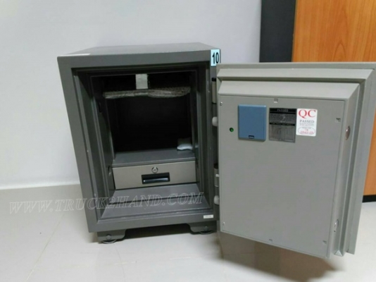 ตู้เซฟ..ยี่ห้อเอเป็ก "APEX" กว้าง 45 ซม. ลึก 52 ซม. สูง 56 ซม. ทนไฟครับ ตู้เซฟ..ยี่ห้อเอเป็ก "APEX" กว้าง 45 ซม. ลึก 52 ซม. สูง 56 ซม. ทนไฟครับ