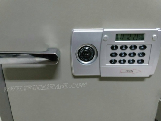 ตู้เซฟ..ยี่ห้อเอเป็ก "APEX" กว้าง 45 ซม. ลึก 52 ซม. สูง 56 ซม. ทนไฟครับ ตู้เซฟ..ยี่ห้อเอเป็ก "APEX" กว้าง 45 ซม. ลึก 52 ซม. สูง 56 ซม. ทนไฟครับ