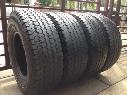 ยาง Goodyear wrangler 31 10.5 R15 กลางปี12 พร้อมใช้งาน ราคาไม่แพง