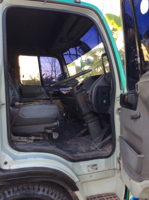 HINO6ล้อ พร้อมเครน 3ตัน เครื่องดี ครัทซีสวย ยางดี พร้อมใช้งาน ขาย 700,000 บาท ศุภากร 081-1903107, 081-4252943