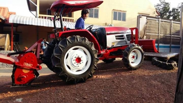 ปัญญาแทรคเตอร์ จัดให้ครับ ยันม่า EF453T ใบมีดคานล่างพร้อมโรตาลี่1.80SBK