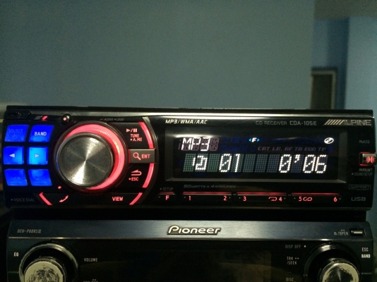 Alpine CDA-105E USB IPOD MP3 CD FMคลื่นไทย ปรีเอ้า3ชุด คุมกล่องCD มือ2 Alpine CDA-105E USB IPOD MP3 CD FMคลื่นไทย ปรีเอ้า3ชุด คุมกล่องCD มือ2