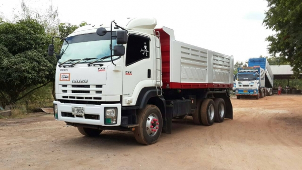 ขายรถบรรทุก10 ล้อ ดั๊มพ์เดี่ยว 2 เพลา (แม่ตัวเดียว)  มีระบบลำโพงลากลูกพ่วง  ยี่ห้อ ISUZU DEGA FXZ 360 แรงม้า ปี 2555