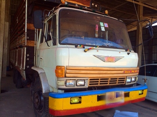 ขายด่วน  รถสิบล้อเพลาเดียว  HINO  KT 925   เครื่อง ho7c  รถสภาพดี  พร้อมใช้งาน  เอกสารพร้อม
