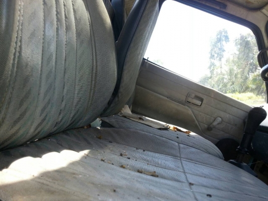 รถอีซูซุ 6 ล้อ รุ่น NKR จดทะเบียนปี 2537 มีภาพ วีดีโอ ให้ดูขนาดติดเครื่องยนต์