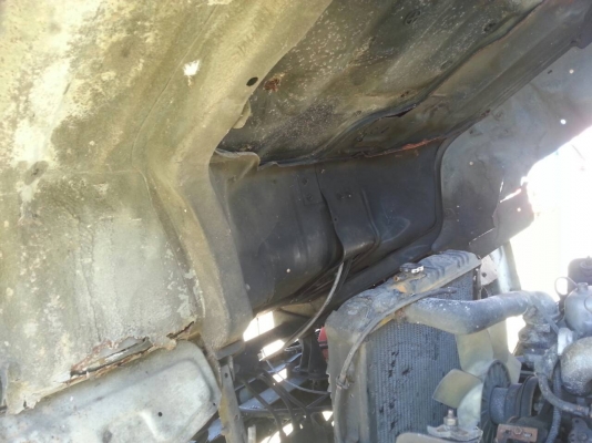 รถอีซูซุ 6 ล้อ รุ่น NKR จดทะเบียนปี 2537 มีภาพ วีดีโอ ให้ดูขนาดติดเครื่องยนต์