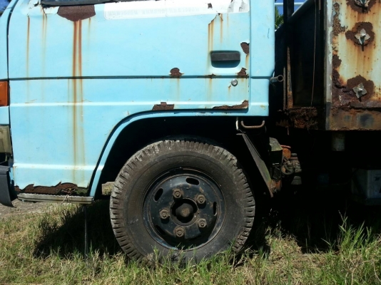 รถอีซูซุ 6 ล้อ รุ่น NKR จดทะเบียนปี 2537 มีภาพ วีดีโอ ให้ดูขนาดติดเครื่องยนต์