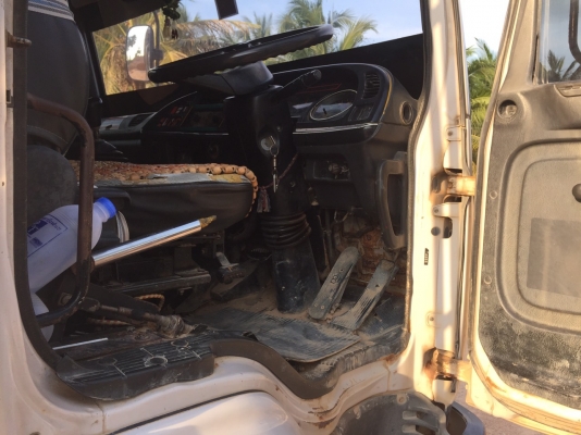 ขายสิบล้อ อิซูซุ 270 ปี40 สวยเดิม ราคา 14.5 รถอยู่หาดใหญ่(สอบถามรายละเอียดติดต่อ คุณก้อง โทร 0814243633)