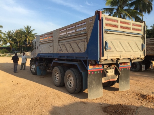 ขายสิบล้อ อิซูซุ 270 ปี40 สวยเดิม ราคา 14.5 รถอยู่หาดใหญ่(สอบถามรายละเอียดติดต่อ คุณก้อง โทร 0814243633)