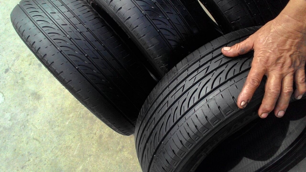195/55R15 BRIDGESTONE TURANZA GR-90 ชุด 4 เส้น tel.081-427-3941 ไลน์ไอดี autobot107 195/55R15 BRIDGESTONE TURANZA GR-90 ชุด 4 เส้น tel.081-427-3941 ไลน์ไอดี autobot107
