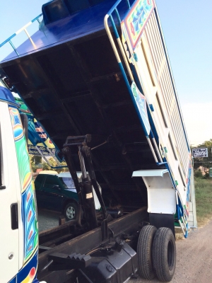 ขายรถบรรทุกหกล้อดัมพ์ Hino KM777 เครื่อง wo4d-117 แรง ปี 33 ดัมพ์เกษตร ช่วงล่าง FC ทะเบียนพร้อม