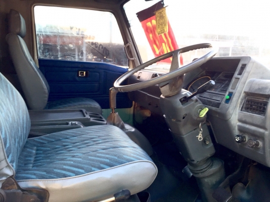 ขายรถบรรทุกหกล้อดัมพ์ Hino KM777 เครื่อง wo4d-117 แรง ปี 33 ดัมพ์เกษตร ช่วงล่าง FC ทะเบียนพร้อม