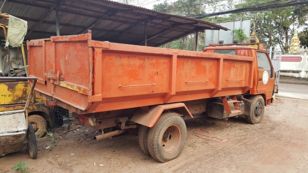 ขายรถ 6 ล้อดั้ม TOYOTA BU87 เครื่อง 14B 115 แรงม้า คัสซีสวยตลอดเส้น เกียร์สั้น ยางเต็มทั้ง 6 เส้น ทะเบียนพร้อมโอนครับ