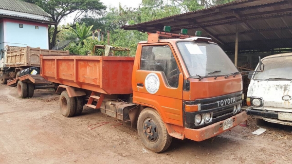 ขายรถ 6 ล้อดั้ม TOYOTA BU87 เครื่อง 14B 115 แรงม้า คัสซีสวยตลอดเส้น เกียร์สั้น ยางเต็มทั้ง 6 เส้น ทะเบียนพร้อมโอนครับ