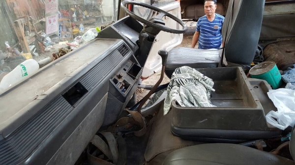 ขาย 6 ล้อดั้ม FUSO ยาง 825/16 ดั้มยาว 3.80 เมตร เครื่อง 6D16 195 แรงม้า คัสซีสวยตลอดเส้น ยางเต็ม ทะเบียนเต็มพร้อมโอน