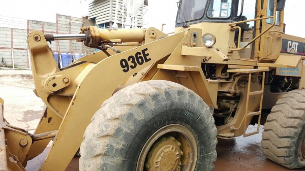 ขายรถตัก CAT 936 สภาพร้อมใช้งาน เอกสารใบอินวอยซ์ ราคาต่อรองได้