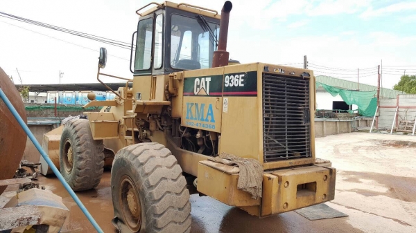 ขายรถตัก CAT 936 สภาพร้อมใช้งาน เอกสารใบอินวอยซ์ ราคาต่อรองได้