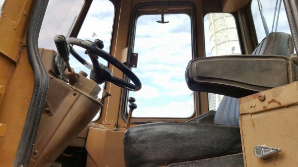 ขายรถตัก CAT 936 สภาพร้อมใช้งาน เอกสารใบอินวอยซ์ ราคาต่อรองได้