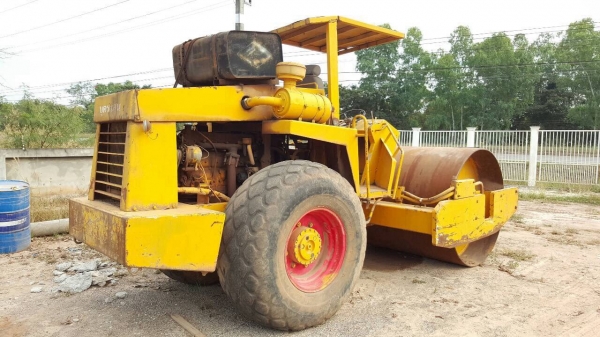 ขาย รถบดสั่นสะเทือน DYNAPAC CA25 เพลาเดียว เอกสารเล่มทะเบียนครบ เครื่องดี ระบบสั่นสะเทือนไม่ทำงานต้องเช็คใหม่ครับ