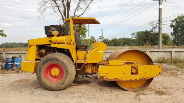 ขาย รถบดสั่นสะเทือน DYNAPAC CA25 เพลาเดียว เอกสารเล่มทะเบียนครบ เครื่องดี ระบบสั่นสะเทือนไม่ทำงานต้องเช็คใหม่ครับ