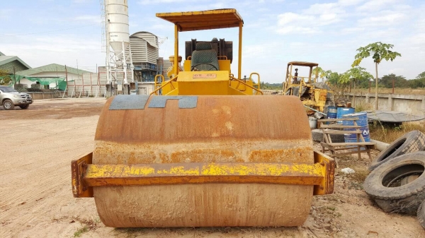 ขาย รถบดสั่นสะเทือน DYNAPAC CA25 เพลาเดียว เอกสารเล่มทะเบียนครบ เครื่องดี ระบบสั่นสะเทือนไม่ทำงานต้องเช็คใหม่ครับ