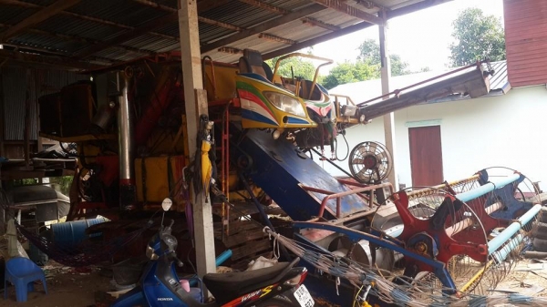 ขายรถเกี่ยวข้าว เกษตรพัฒนา รุ่นปลดหนี้ เครื่อง195เทอร์โบว์ ช่วงล่างตัวเดิน10 ปี๊ม22 สภาพเกี่ยวปกติ