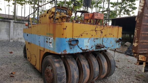 ขาย รถบดล้อยาง 11 ล้อ เอกสารเล่มทะเบียนครบ รถใช้งานได้ปกติ ราคาต่อรองได้ครับ