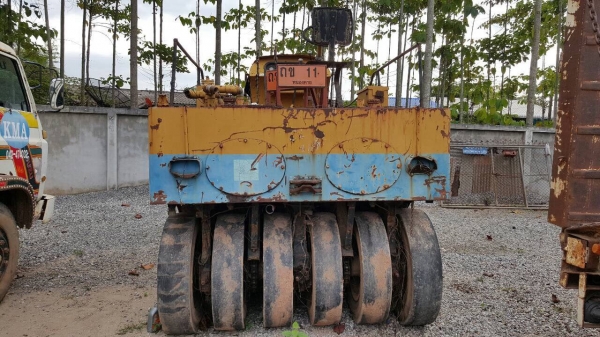 ขาย รถบดล้อยาง 11 ล้อ เอกสารเล่มทะเบียนครบ รถใช้งานได้ปกติ ราคาต่อรองได้ครับ