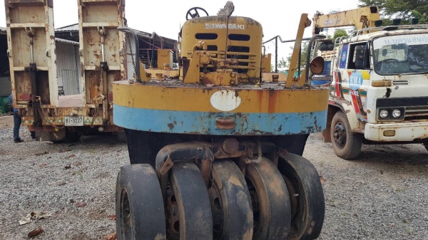 ขาย รถบดล้อยาง 11 ล้อ เอกสารเล่มทะเบียนครบ รถใช้งานได้ปกติ ราคาต่อรองได้ครับ