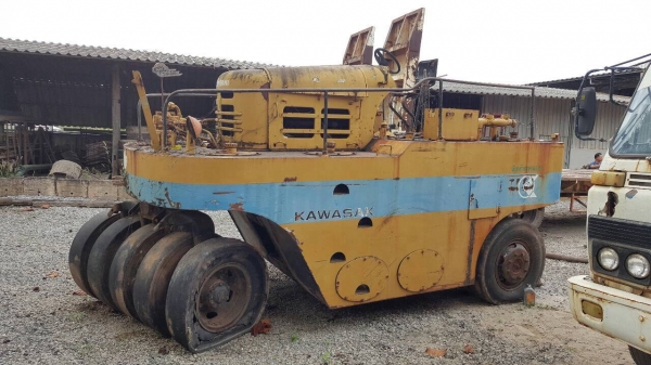 ขาย รถบดล้อยาง 11 ล้อ เอกสารเล่มทะเบียนครบ รถใช้งานได้ปกติ ราคาต่อรองได้ครับ