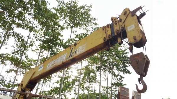 ขาย 10 ล้อ ISUZU JCM เพลาเดียว ท้ายลาด พร้อมติดเครน 3.5 ตัน 5 ปลอก เครื่อง EH700 168 แรงม้า คัสซีสวยตลอดเส้น พาวเวอร์ ทะเบียนพร้อมโอนครับ