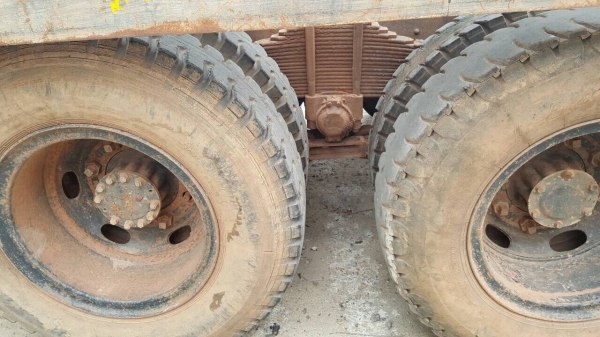 ขาย 10 ล้อ ISUZU JCM เพลาเดียว ท้ายลาด พร้อมติดเครน 3.5 ตัน 5 ปลอก เครื่อง EH700 168 แรงม้า คัสซีสวยตลอดเส้น พาวเวอร์ ทะเบียนพร้อมโอนครับ