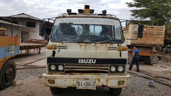 ขาย 10 ล้อ ISUZU JCM เพลาเดียว ท้ายลาด พร้อมติดเครน 3.5 ตัน 5 ปลอก เครื่อง EH700 168 แรงม้า คัสซีสวยตลอดเส้น พาวเวอร์ ทะเบียนพร้อมโอนครับ