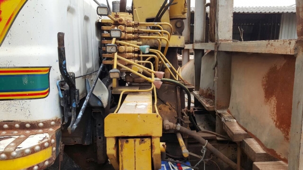 ขาย 10 ล้อ ISUZU JCM เพลาเดียว ท้ายลาด พร้อมติดเครน 3.5 ตัน 5 ปลอก เครื่อง EH700 168 แรงม้า คัสซีสวยตลอดเส้น พาวเวอร์ ทะเบียนพร้อมโอนครับ