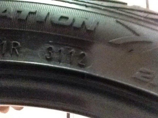 ขายยาง Goodyear 215 45 17 ปี12 สภาพสวยไม่บวมไม่ปะไม่มีแตกลายงา 1คู่ ราคา1ุ600บาท โทร0924462525โส กทม